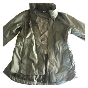 THE NORTH FACE Resolve 2 waterproof rain jacket